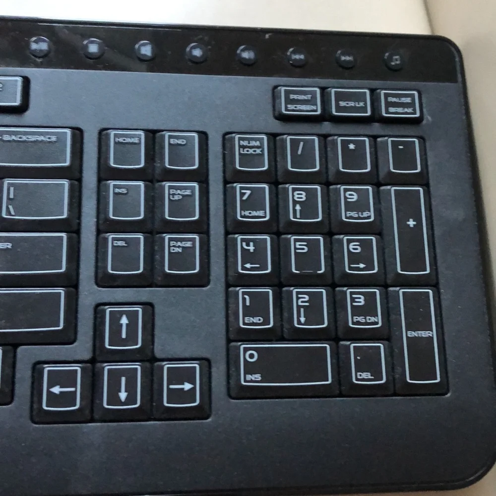 ALIENWARE keyboard. Like new. Barely used. Works perfectly. Tactile keyboard.